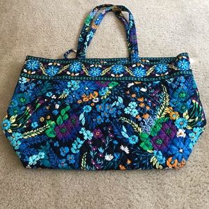 Vera Bradley  weekender travel bag